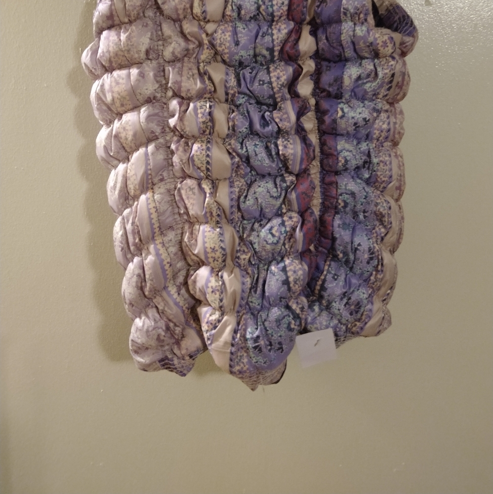 Charlie Jade Vest - Picture 2 of 4